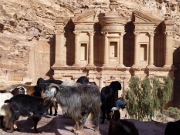 Petra - klášter Ad-Deir